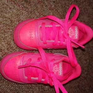 hot pink reebok classics